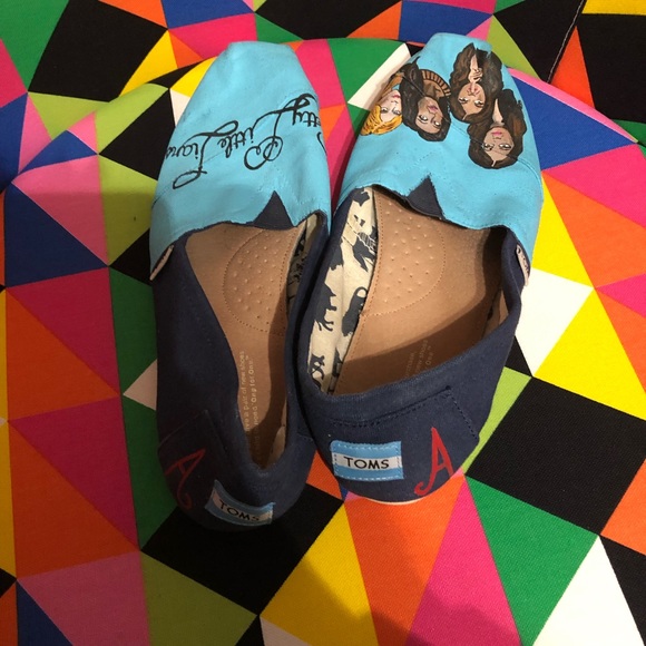 Pretty Little Liars Custom Painted Toms - Picture 6 of 7
